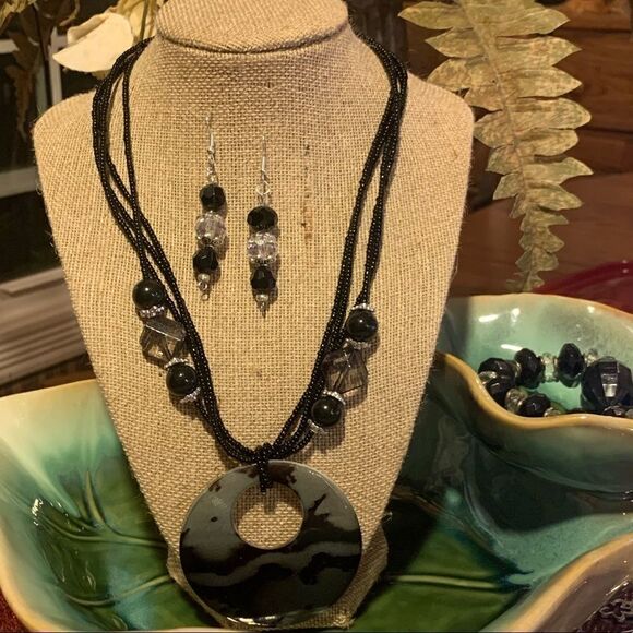 Black & Silver Statement Necklace Set - Picture 1 of 3